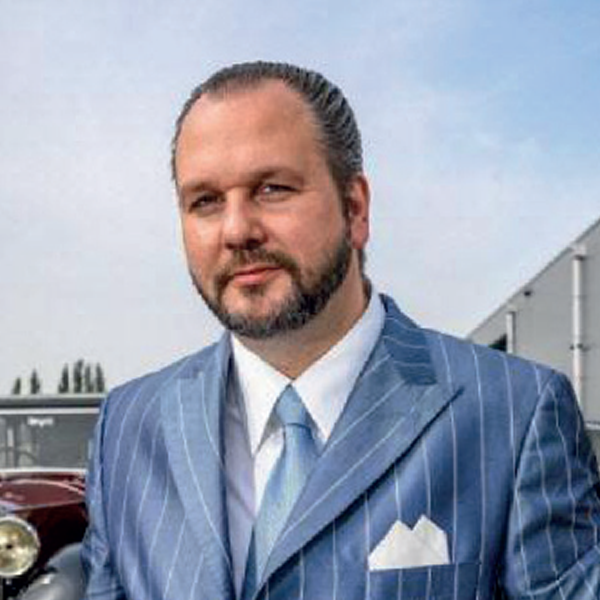 Директор компании  Omec Motors Тони Бинеманн